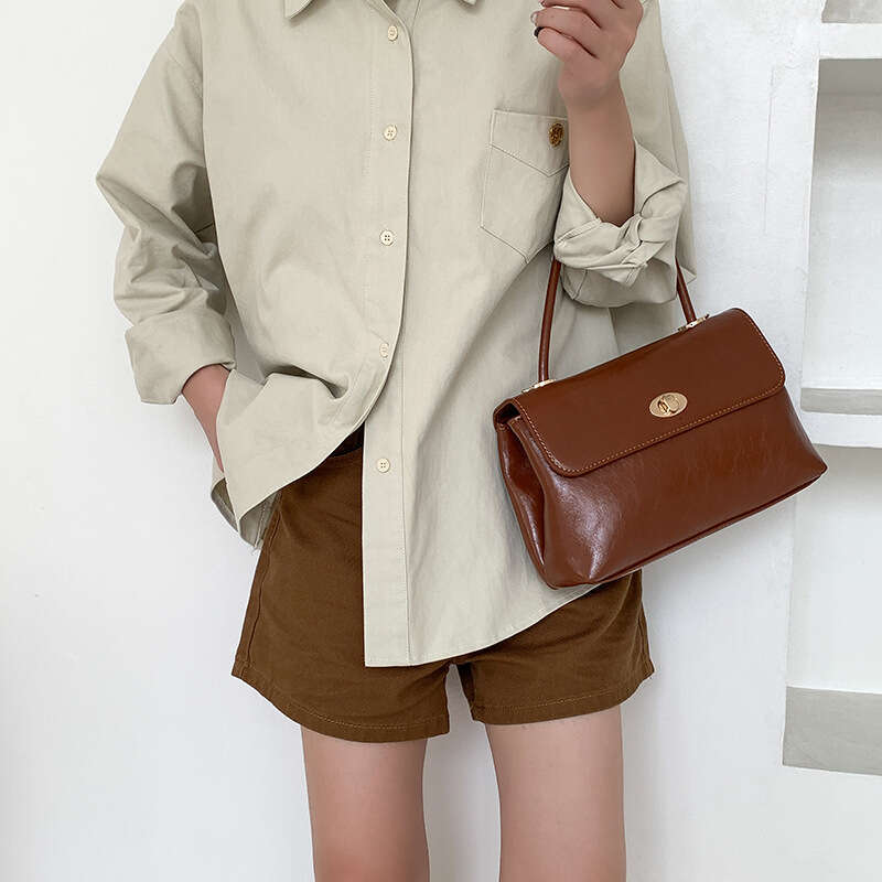 Handbag Fashion Niche Design Versatile Crossbody Oil Wax Leather Stylish Flap Handheld Small Square Bag B5