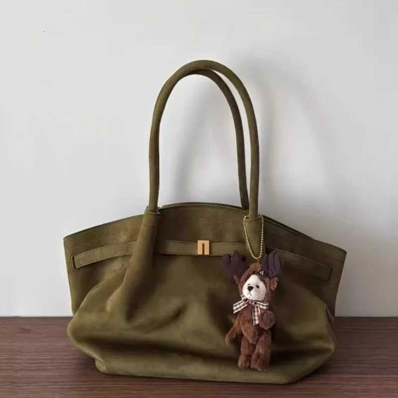 Premium Cmuter Large Capacity Handbag Wens 2025 AutumnWinter New Suede Shoder Tote1 D251017