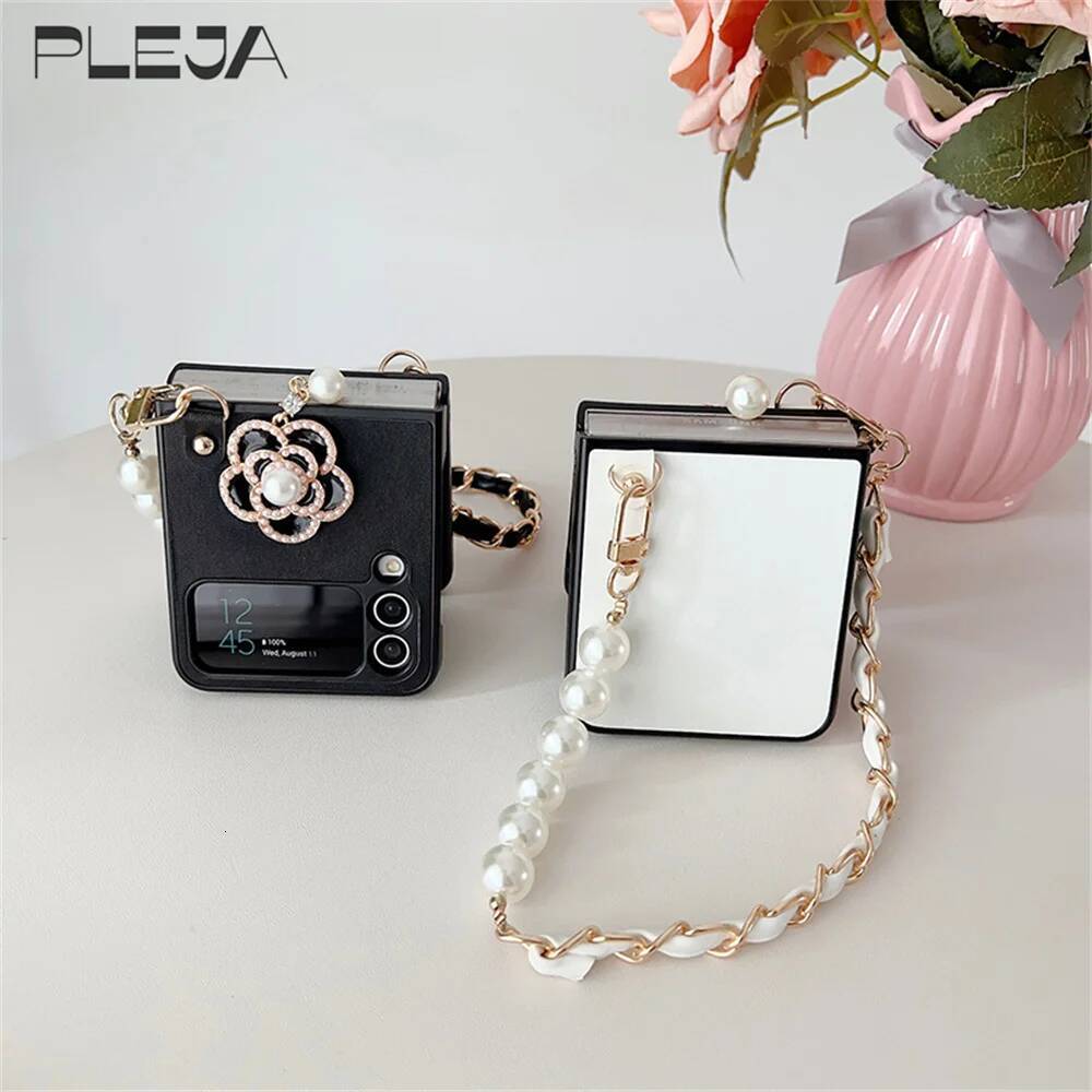 Pearl Bracelet Chain Phone Case For Samsung Galaxy Z Flip 4 3 Flip3 Flip4 5G Korean Cute Camellia Flower Leather Cover