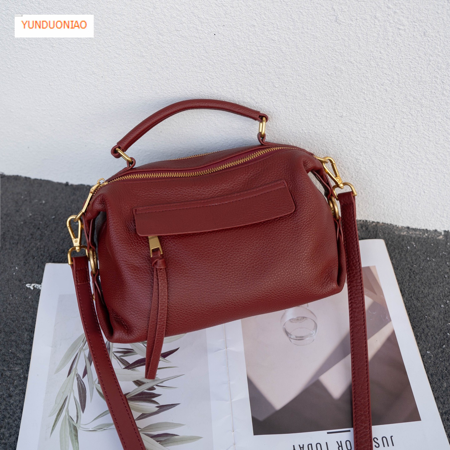 Autumn and winter new fashion retro style luxury handbag pillow bag solid color simple style women's shoulder crossbody bag designer bag
