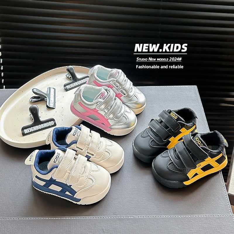Childrens Sneakers Girls Four Seasons Soft Childrens Shoes Silver Boys Nonslip Shoes 26 Years Old Leather Kids Single ShoesT251017