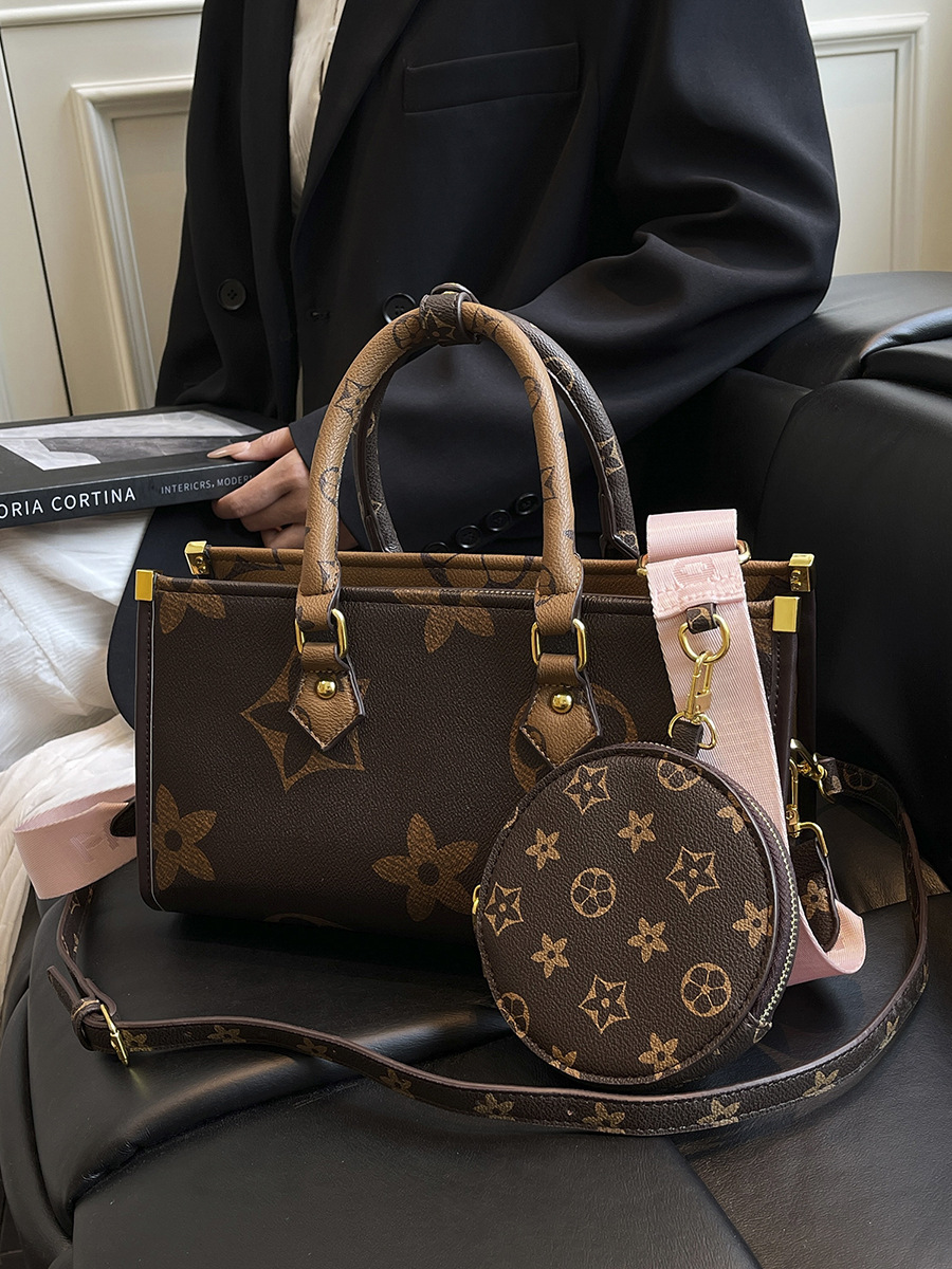 2025 free shipping designer bags New Classic Printed Boston Bag Simple Commuter Shoulder Bag for woman coffee white