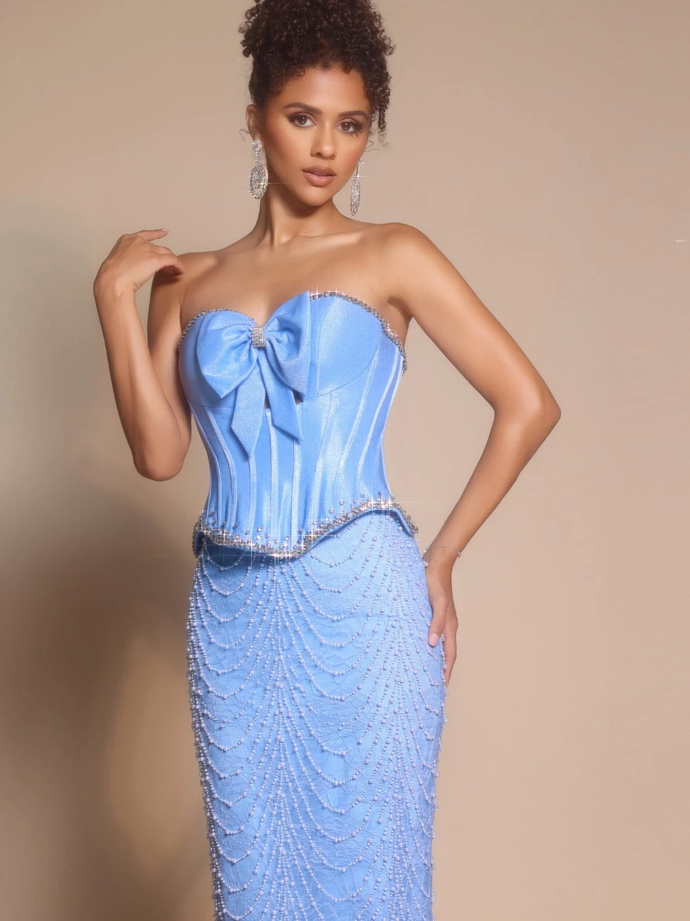 Gorgeous Evening Dresses Pearls Beading Prom Gowns Rhinestone Strapless Sleeveless Bow Backless Customized Vestidos De Noche Plus Size