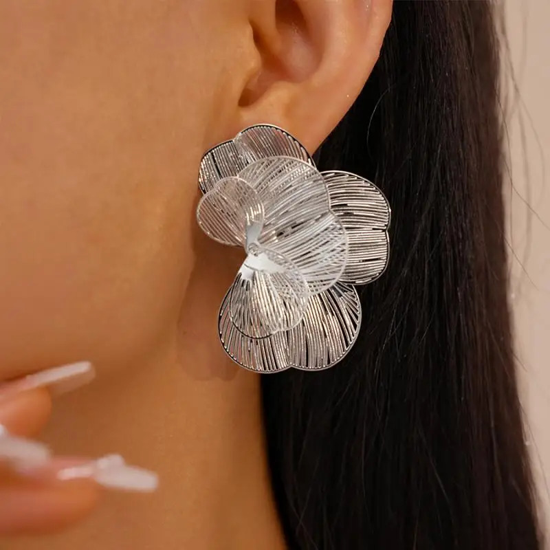Elegant Multi Layer Metal Petal Flower Stud Earrings for Women Creative Gold Color Hollow Floral Piercing Earrings Jewelry Gifts 251016