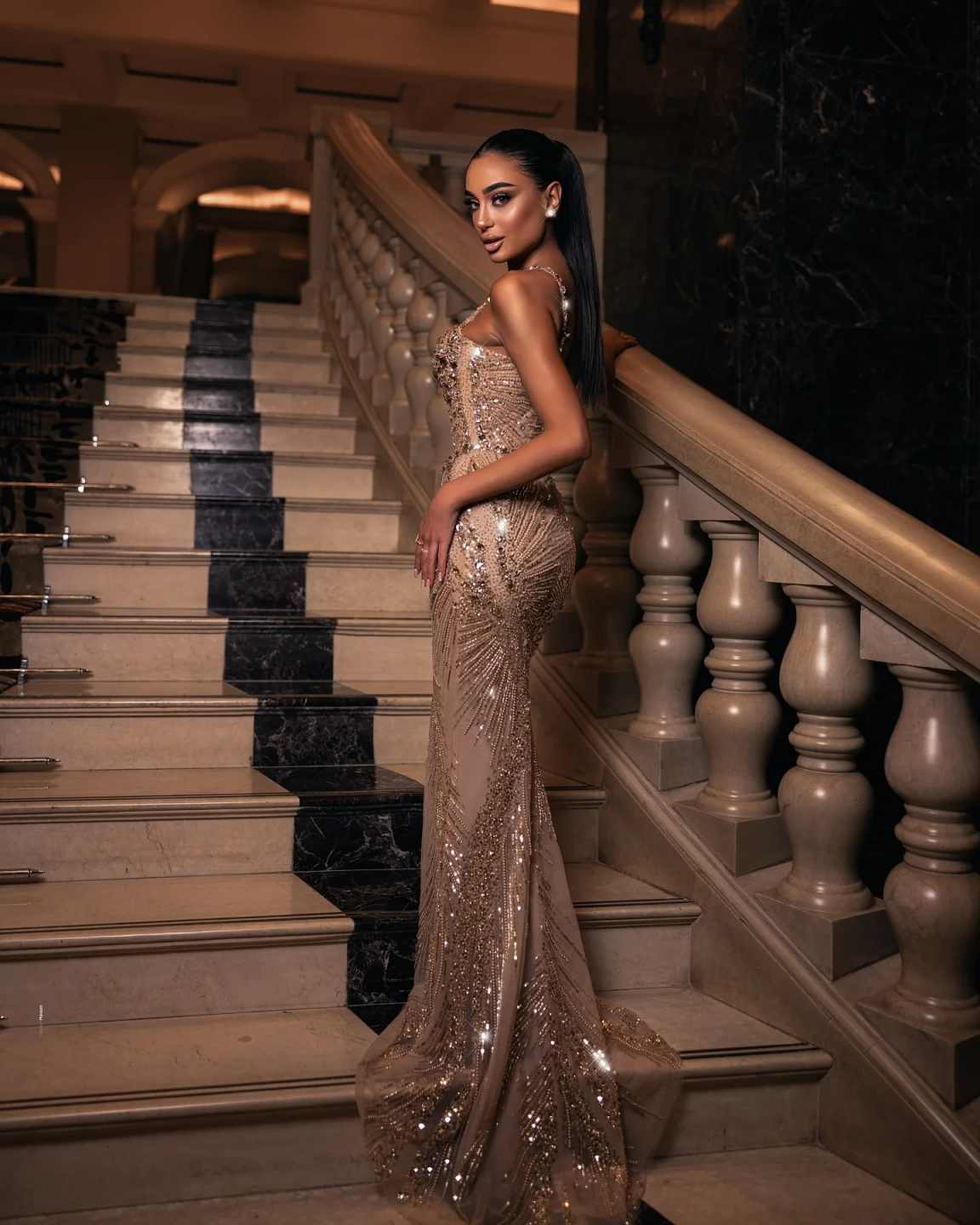 Exquisite Sequins Mermaid Evening Dresses Spaghetti Strap Sweep Train Prom Gowns Beadeds Formal Party Customized