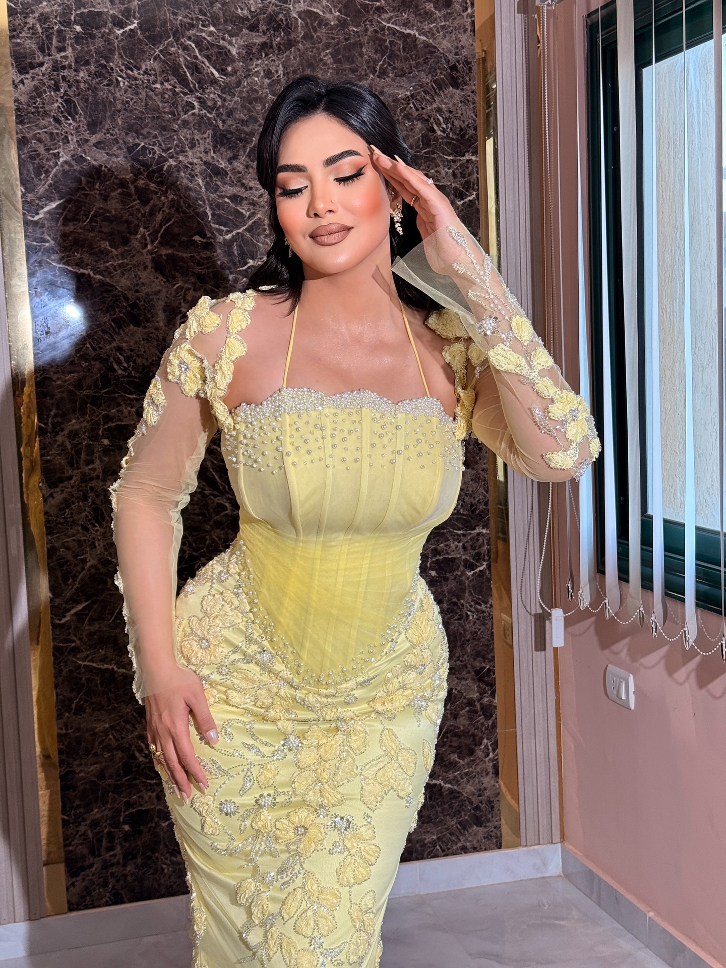 Mermaid Prom Dresses Heavy Handmade Flowers Lace Celebrity Evening Gowns Sheer Long Sleeve Customized Party Wear