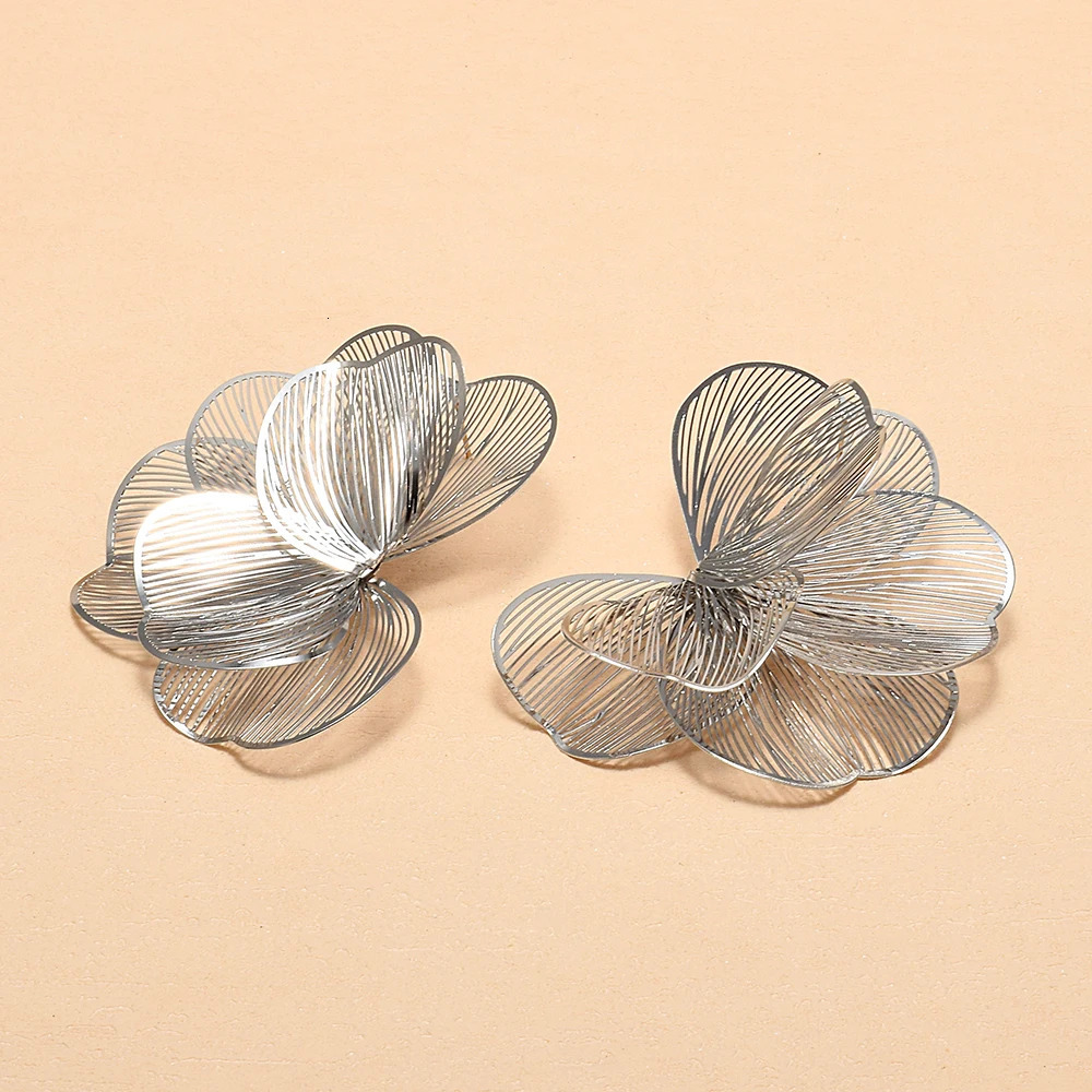 Elegant Flower Earrings Metal Hollow Petal Piercing Earrings Wholesale Womens Accessories Trendy Drop Earrings Jewelry 251016