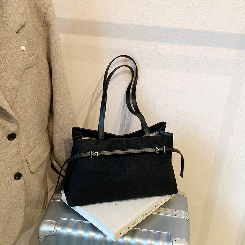 Ladies' fashionable mobile phone bag with large capacity and advanced functions, new casual and versatile, compact and simple shopping and commut