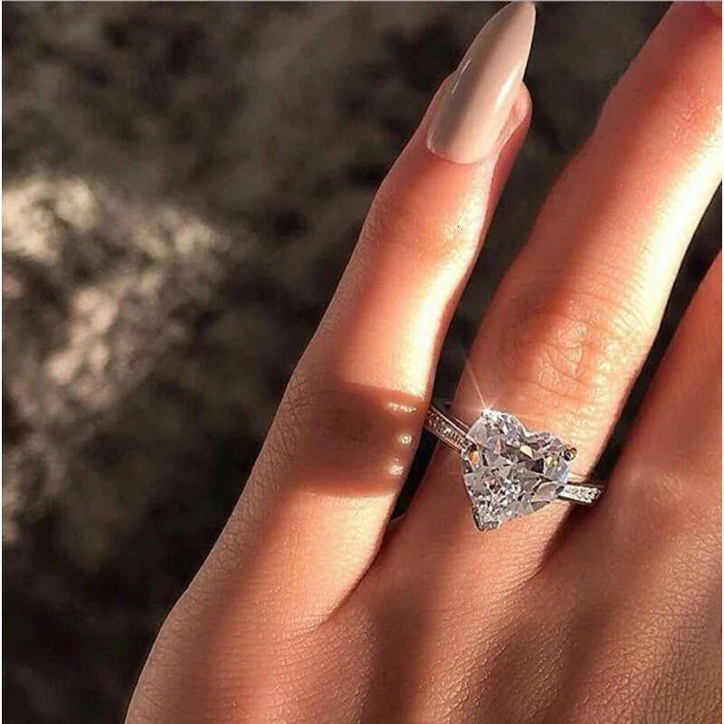 Rulalei Simple Fashion Jewelry Solitaire Sterling Sier Pear Cut White Sapphire Popular CZ Dia Promise Women Wedding Band Ring Gift