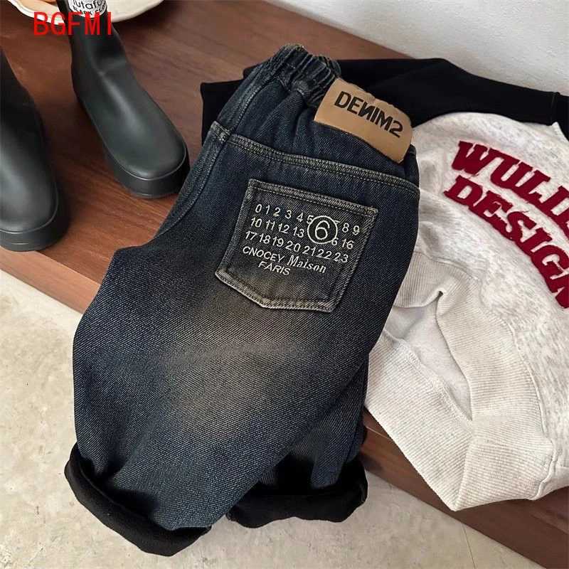 Korean Loose Infant Bottoms Kids Winter Velvet Jeans Plush Casual Baby Boys Straight Pants Girls Soft Thick Denirsm TrousersT251017