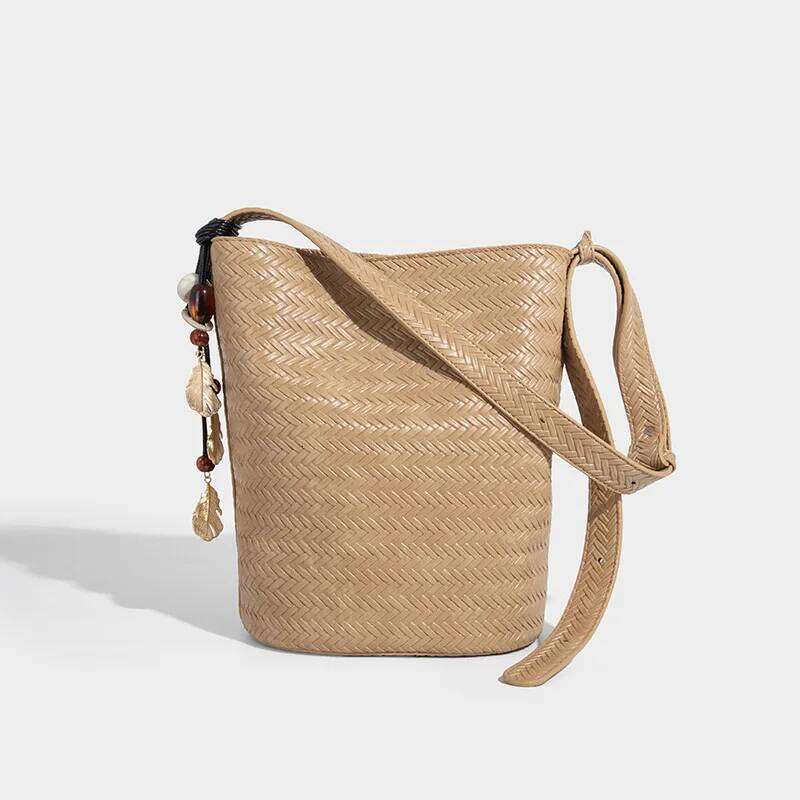 Handmade Woven Shoulder For Women Vegan Leather Tote Bag Beach Travel Handbags And Purses Designer Basket Bucket Bags