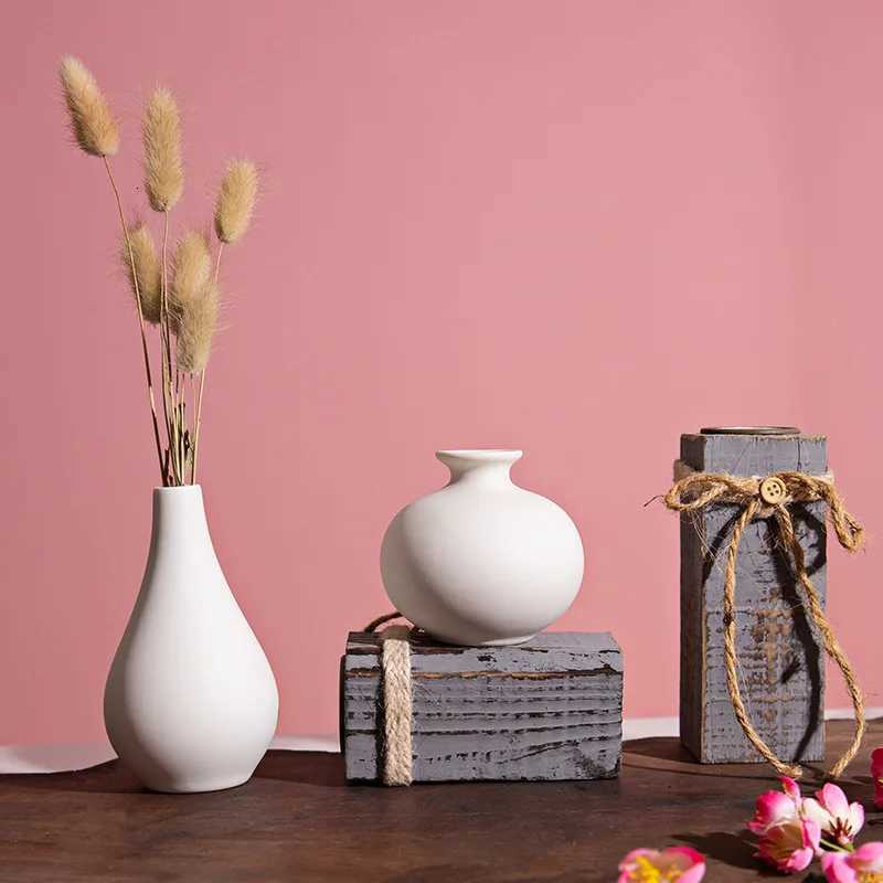 Ins Flower Ornaments Ceramic Small Flower Bottle White Vase Crafts Flower Arrangement Fragrance Bottle Room Decoration Ceramics C251017