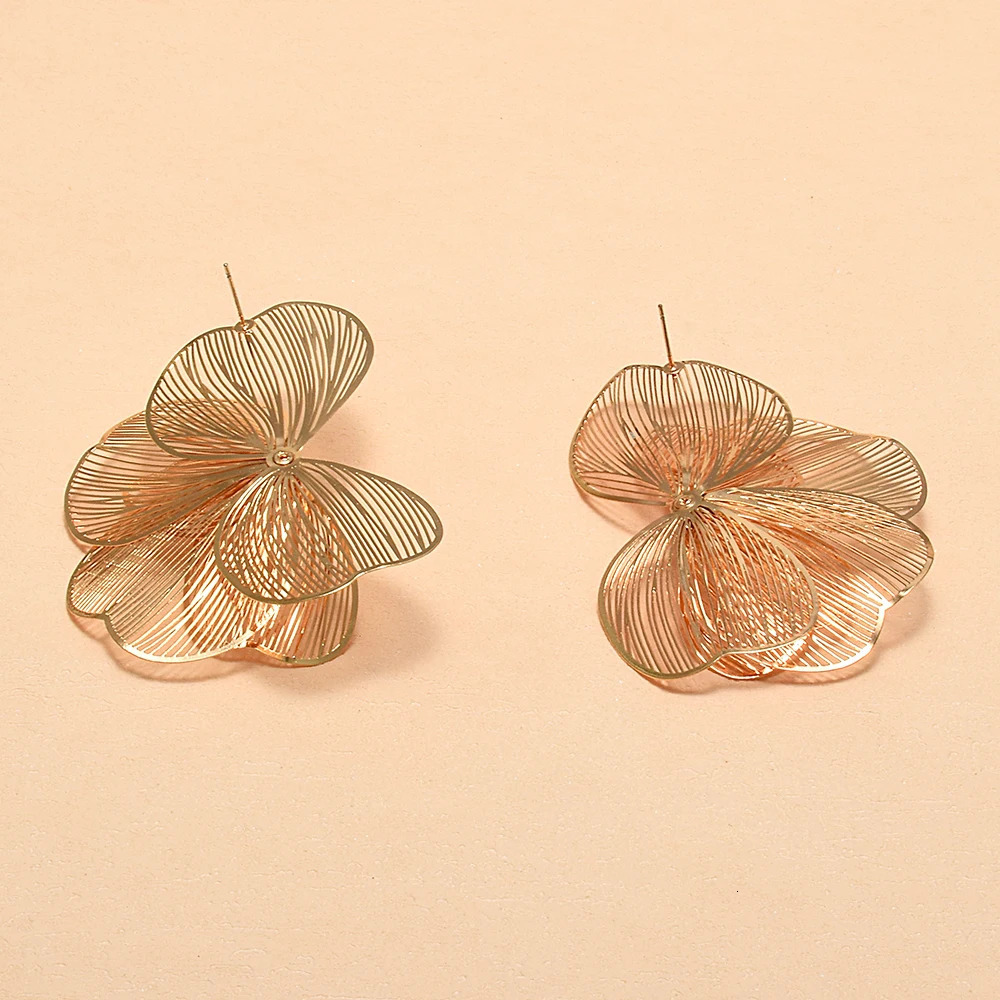 Elegant Flower Earrings Metal Hollow Petal Piercing Earrings Wholesale Womens Accessories Trendy Drop Earrings Jewelry 251016