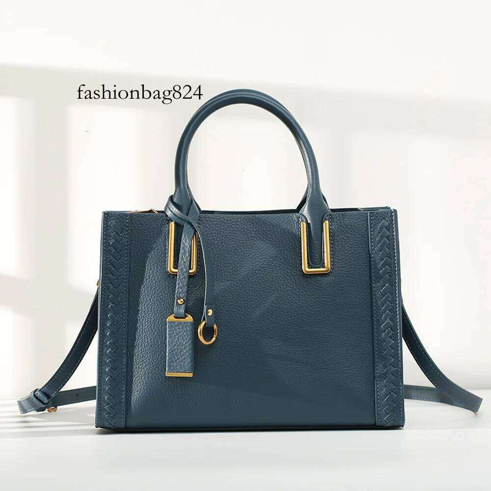 Limited Simple Classic Natural Cow Leather Women's Handbag Designer Large Tote Business Commuter Ladies Shoulder Bag