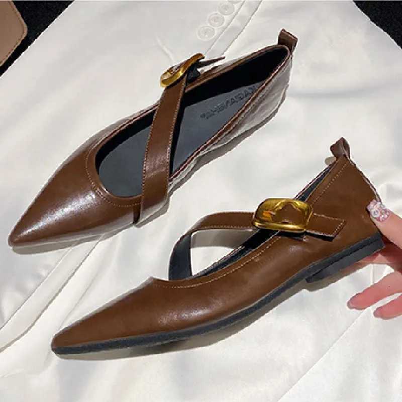 Retro Pointed Toe Soft Leather Flat Shoes Women Narrow Band Buckle Mary Jane Shoes Women Fashion Comfort Large Size Women Shoes Z251015