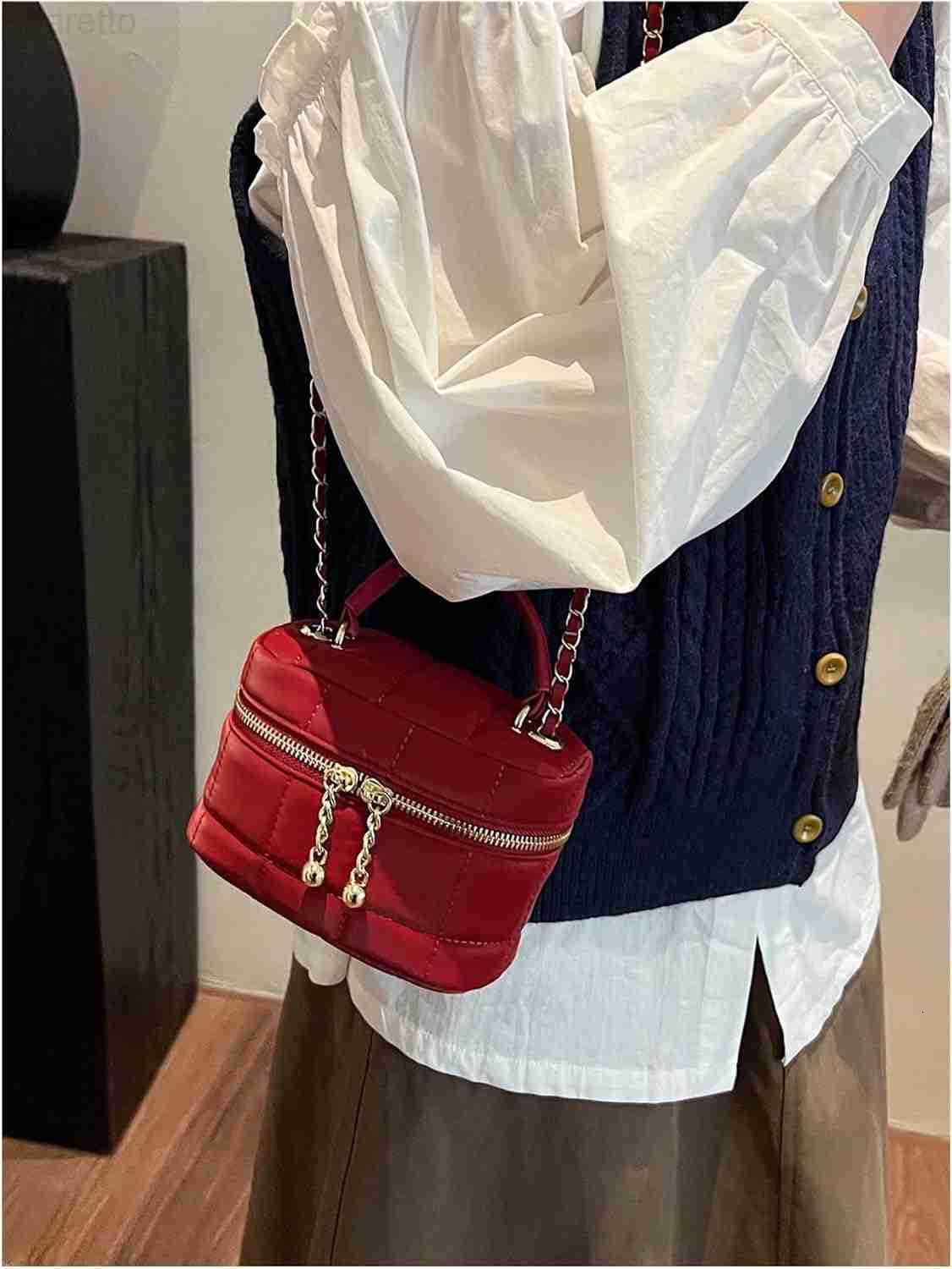 Womens Square Mini Bucket Quilted Crossbody Hobo Bag Satchel Purse with Chain Strap Z251017