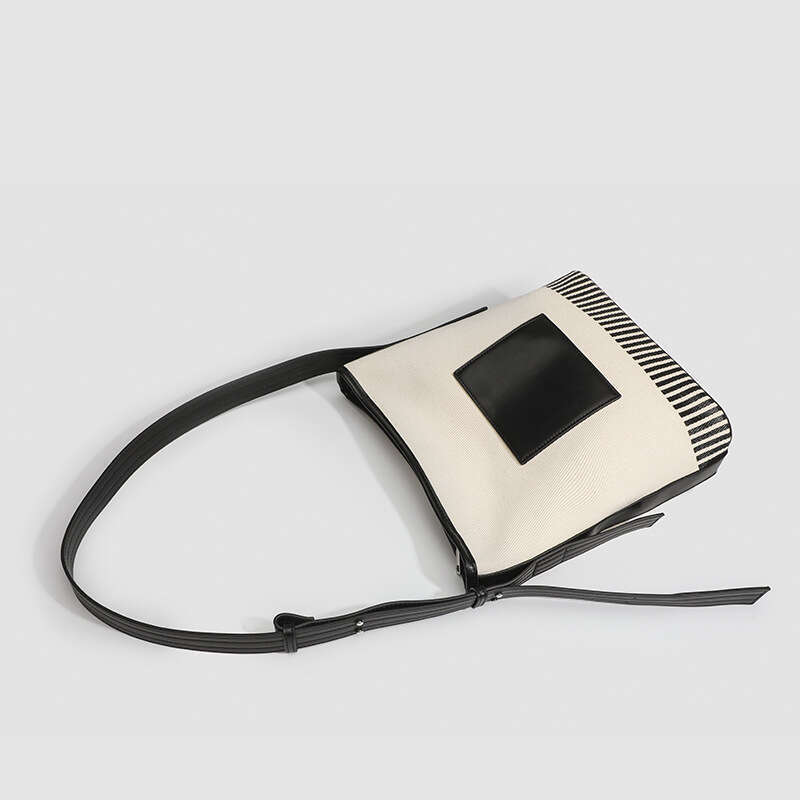 2024 New Small Niche Canvas Patchwork Large Capacity Bucket Wide Strap Fashion Versatile Striped Single Designer Bags Shoulder Bag