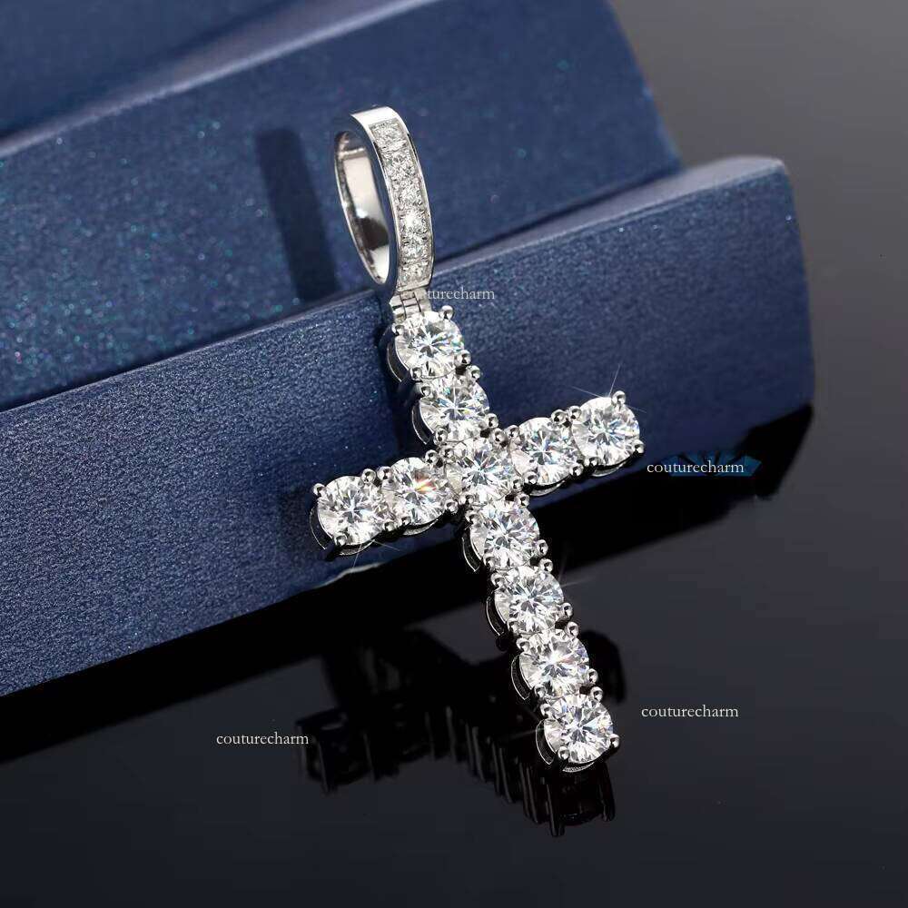 5mm 0.5ct Ice Out Silicon Stone GRA Charm fashion Necklace Religious Christian Cross Pendant