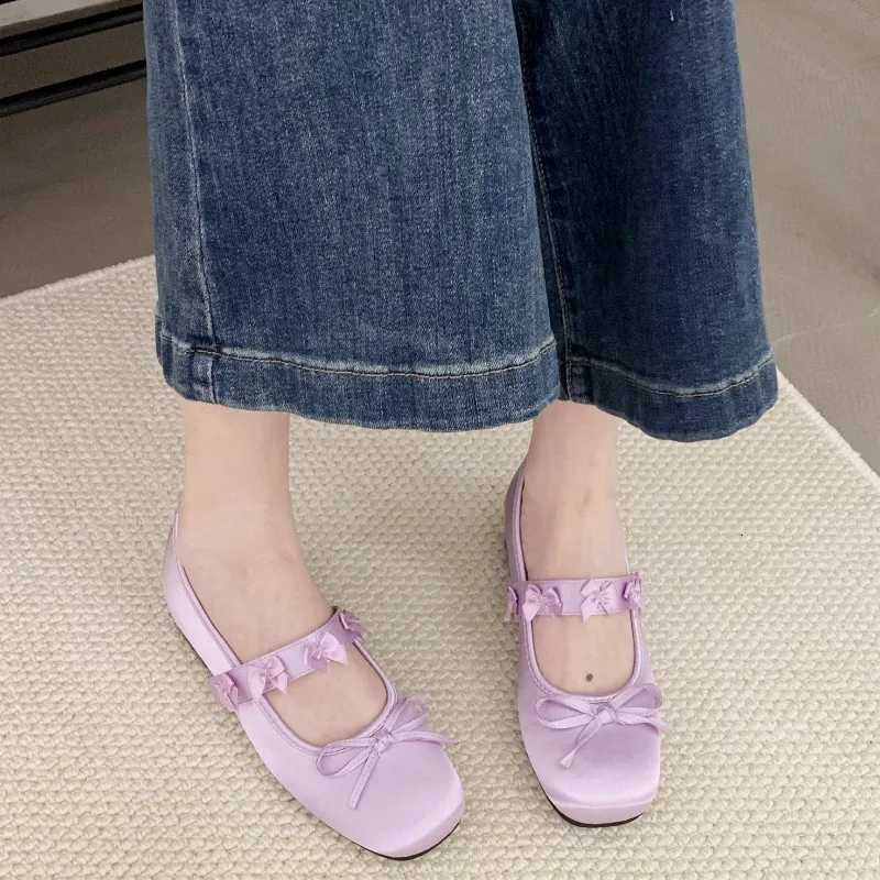 Fashion Shallow Bow Flat Sandals Women Higher Quality Satin Round Toe Designer Mary Jane Shoes Women Soft Sole Dress Ballet Shoe Z251015