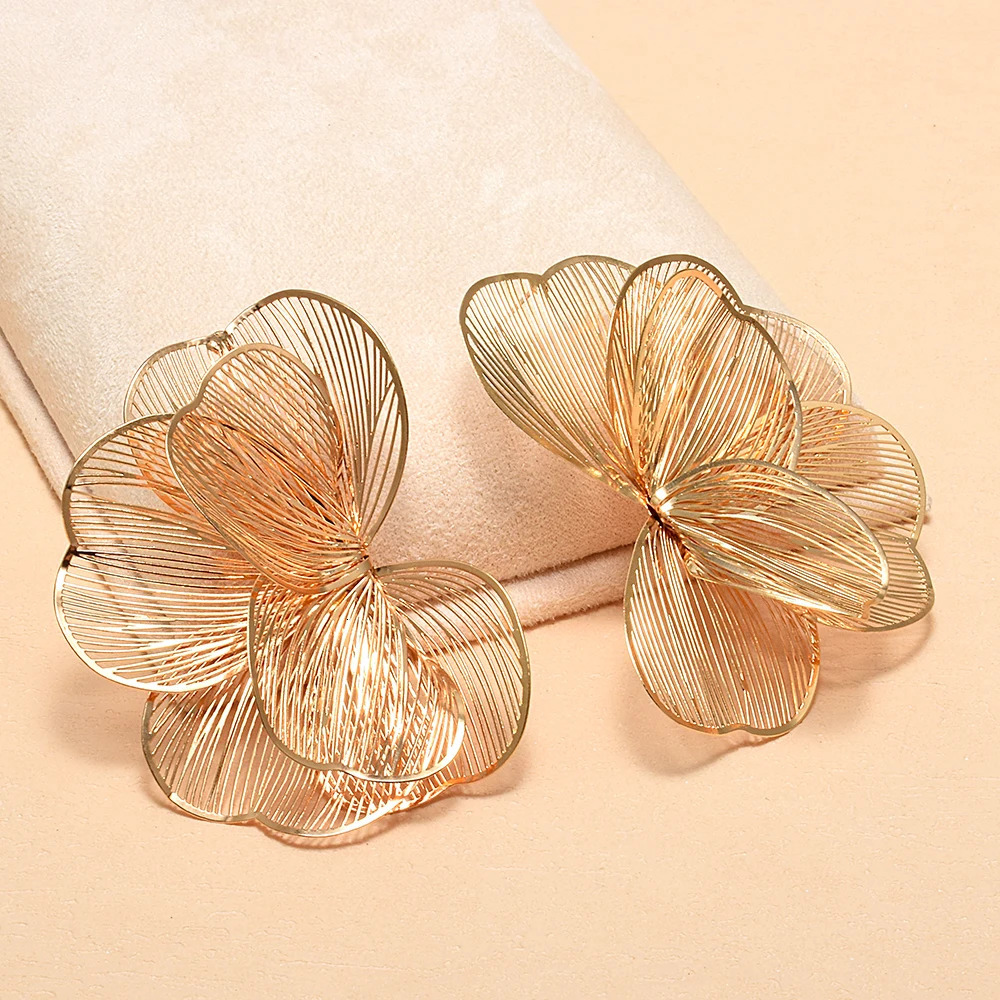 Elegant Flower Earrings Metal Hollow Petal Piercing Earrings Wholesale Womens Accessories Trendy Drop Earrings Jewelry 251016