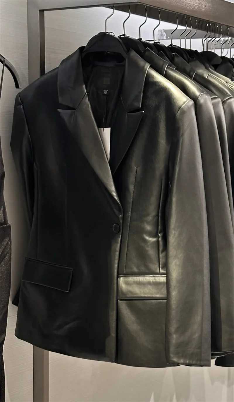 Womens Jacket 2025 Autumn New Style Black Long Sleeve Faux Leather Slim Fit Blazer Motorcycle Style StylishT251017