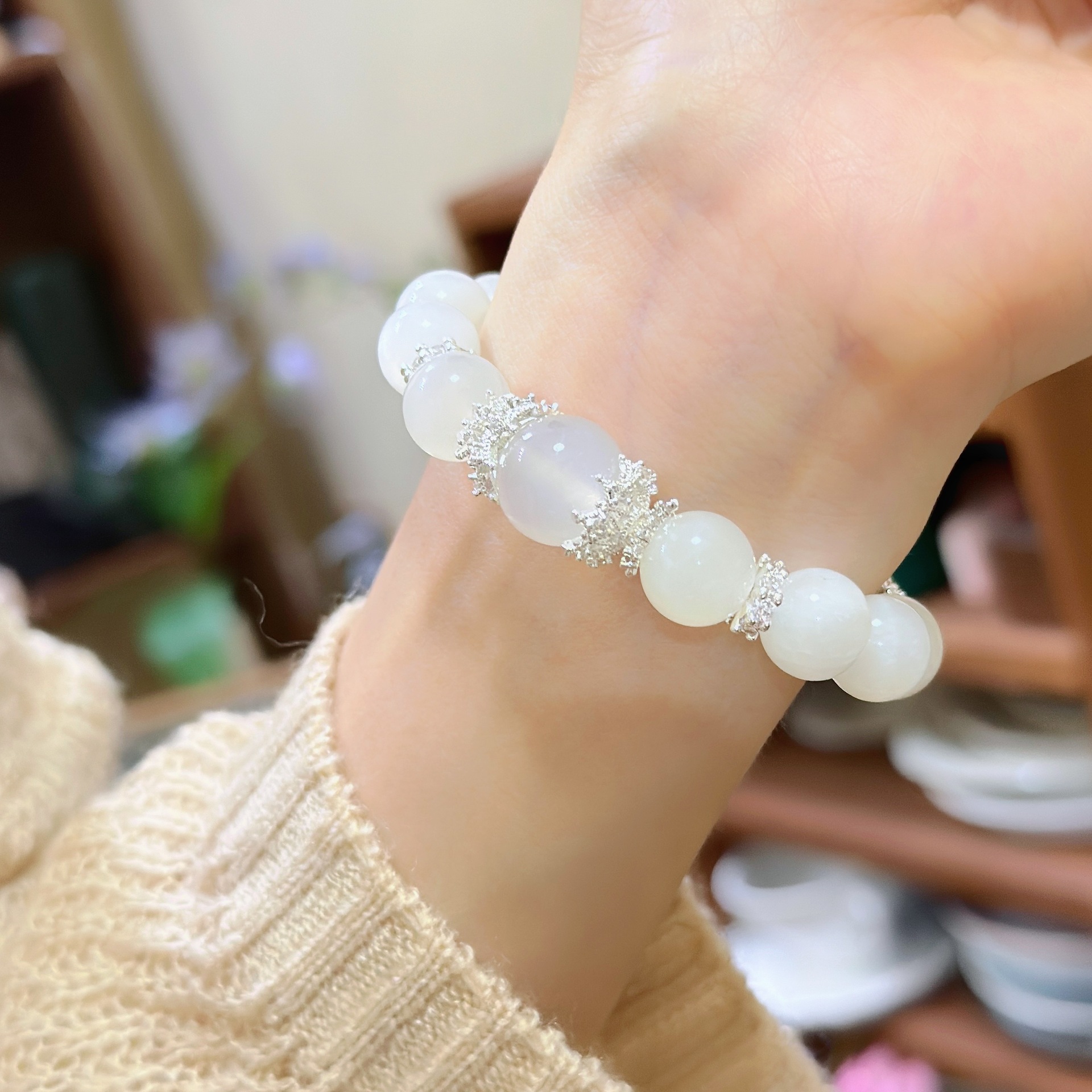 Chic Natural White Pearlized Necklace Perfect Gift for Her