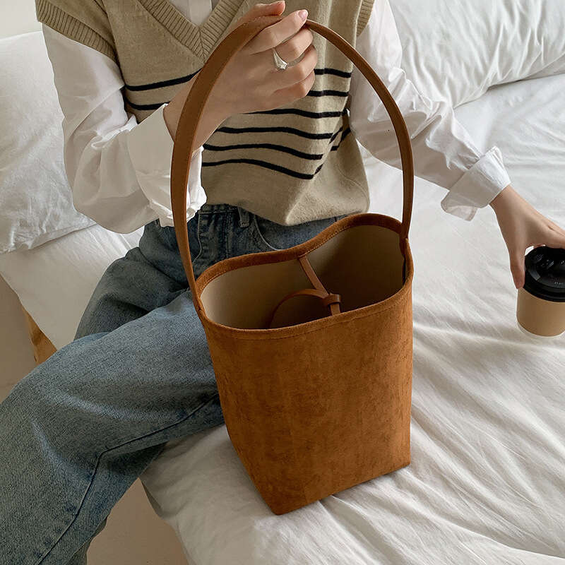 High-End Niche Suede Women's Commuter Large Capacity Shoulder Autumn New Bucket Bag B5