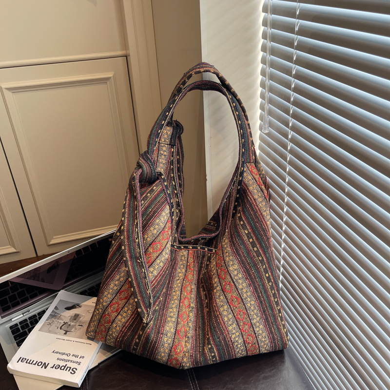 2025 Autumn New Fashionable Student Phone Bag Autumn Large Capacity High end Versatile Leisure Minimally Popular Women's Shopping Commuting Shoul