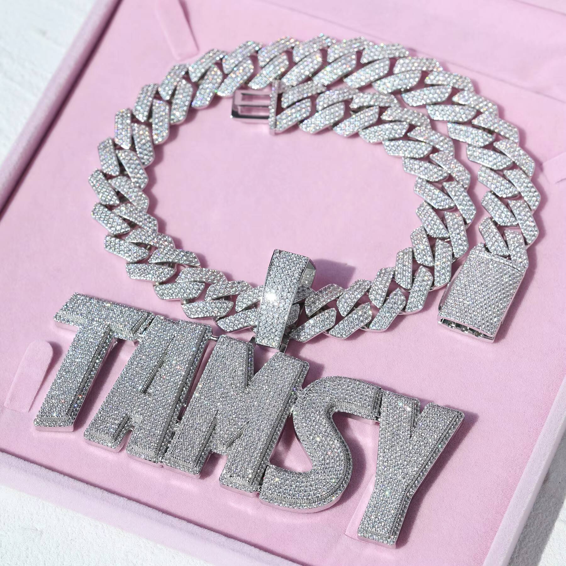 Custom Name 5A Moissanite Letter Pendant Necklace Sparkling Big Diamond Cuban Charm for Women and Men Fashion Chains Necklaces Designer