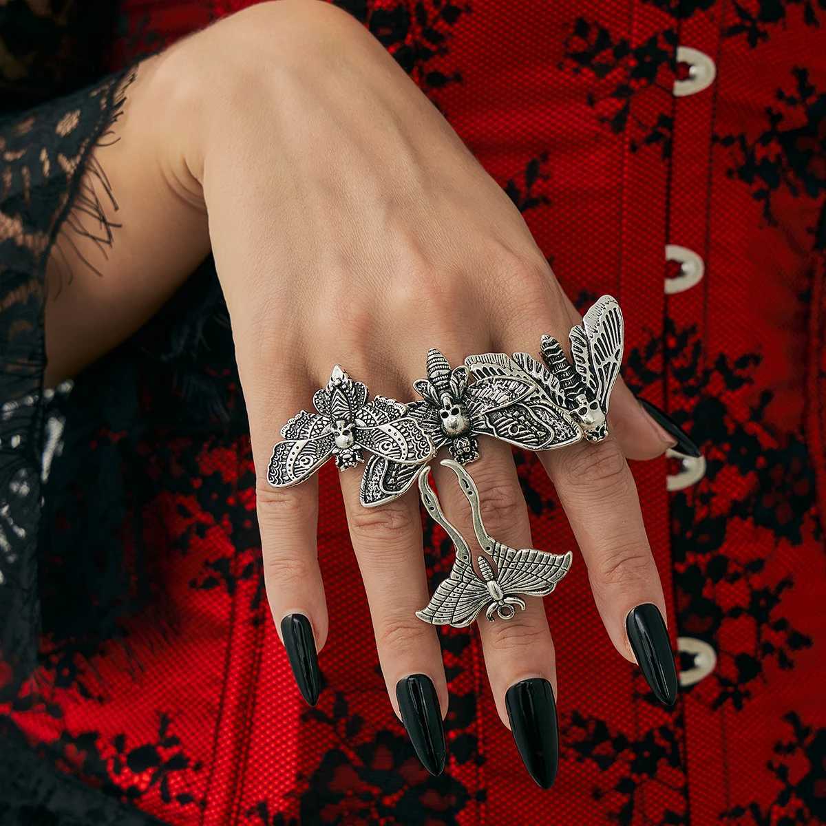 Salircon 4Pcsset Goth Creative Butterfly Moth Skull Opening Ring Women Punk Joint Ring Halloween Trend Jewelry Accessories Gift Z251017