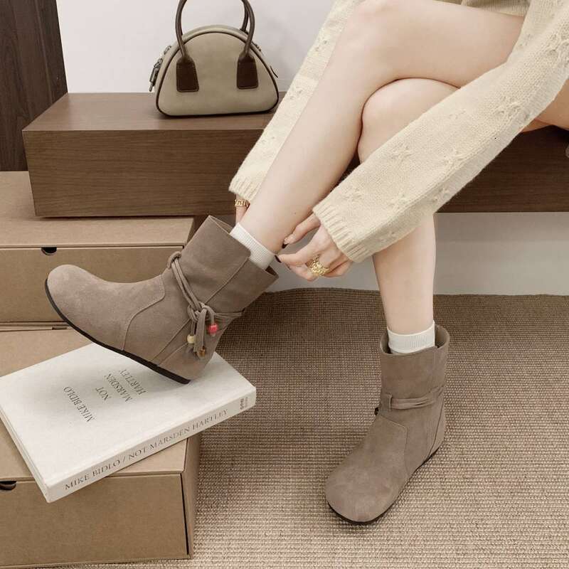 Cameido Women Suede Flat Short Round Toe Vintage Western Beaded Tied Fringed Boots For Autumn And Winter