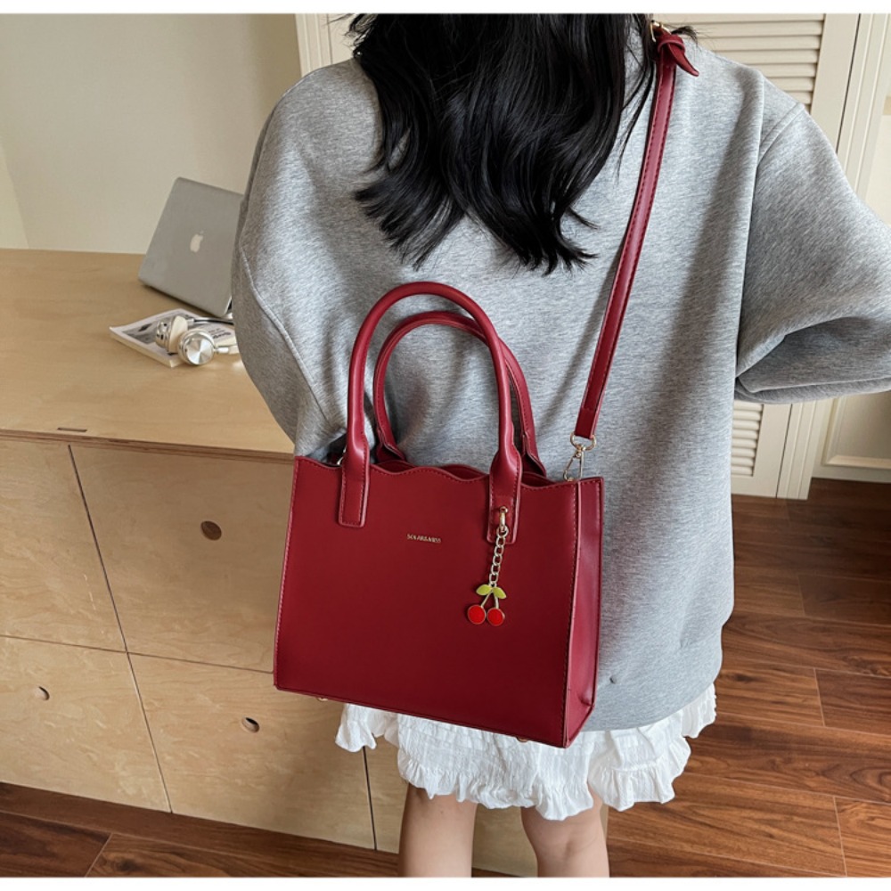 Elegant Red Large-Capacity Women's Purse Perfect Companion for Special Occasions