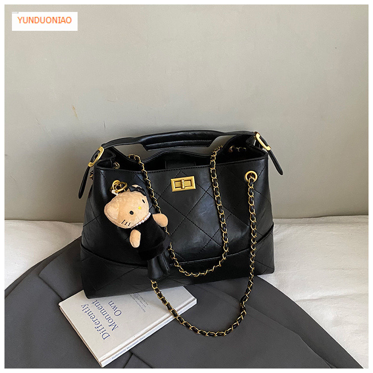 Large capacity women's shoulder bag autumn and winter new designer bag luxury handbag new retro style suede frosted texture quilted chain women&#