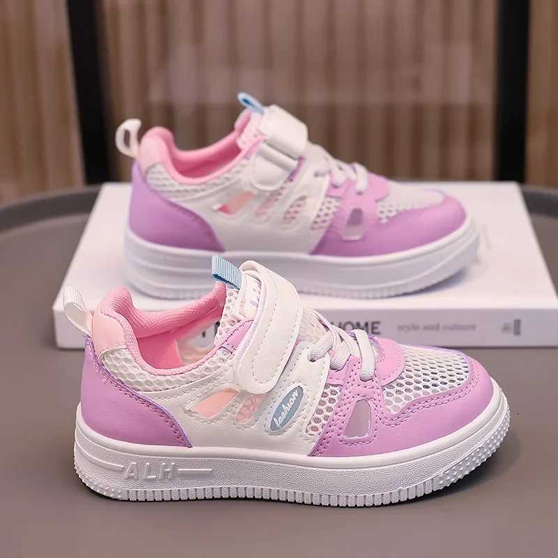 Childrens Summer Hollow Casual Sneakers Soft Sole Kids Shoes Hookloop Children Skate Shoes Nonslip Soft Sole Cute BearsT251017