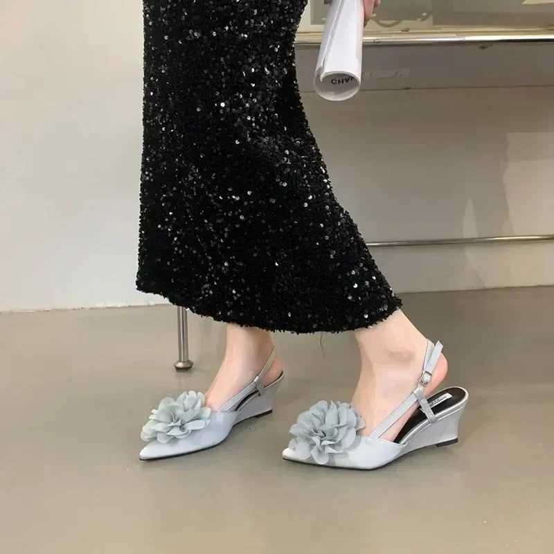 2025 Luxury Designer Elegant Sandals Woman Summer Flower Buckle Strap Pumps Women Sexy Pointed Toe Wedge Heels Fashion Mule Shoe Z251015