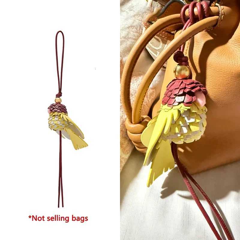 Genuine Leather Parrot Bird Charm For Womens Bags Fashion Highend Durable Exquisite Workmanship Bag Decoration Bag AccessoriesW251017