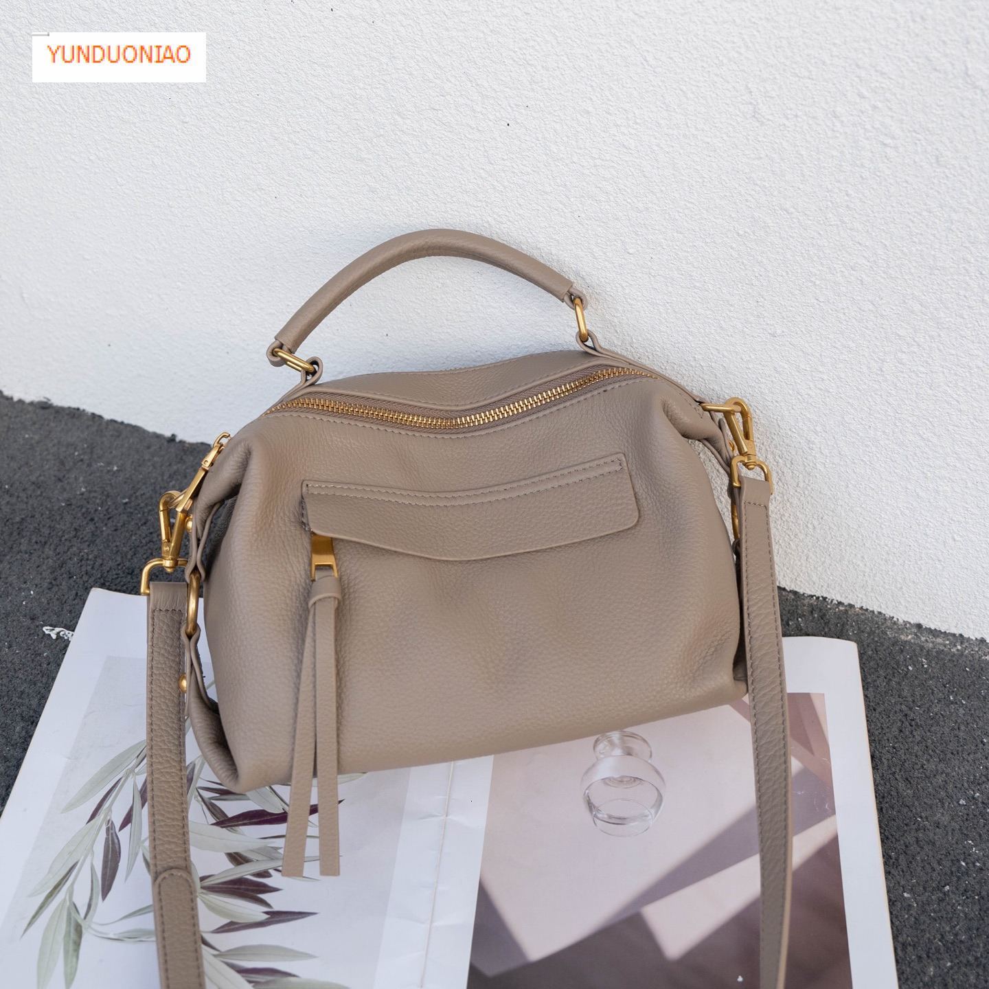 Autumn and winter new fashion retro style luxury handbag pillow bag solid color simple style women's shoulder crossbody bag designer bag