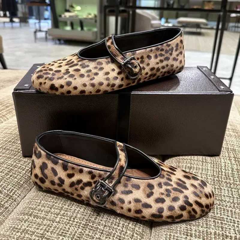 Luxury Brand Designer Leopard Suede Mary Jane Shoes Women Metal Belt Buckle Nonslip Soft Bottom Ballet Shoes Light Cozy Flats Z251015