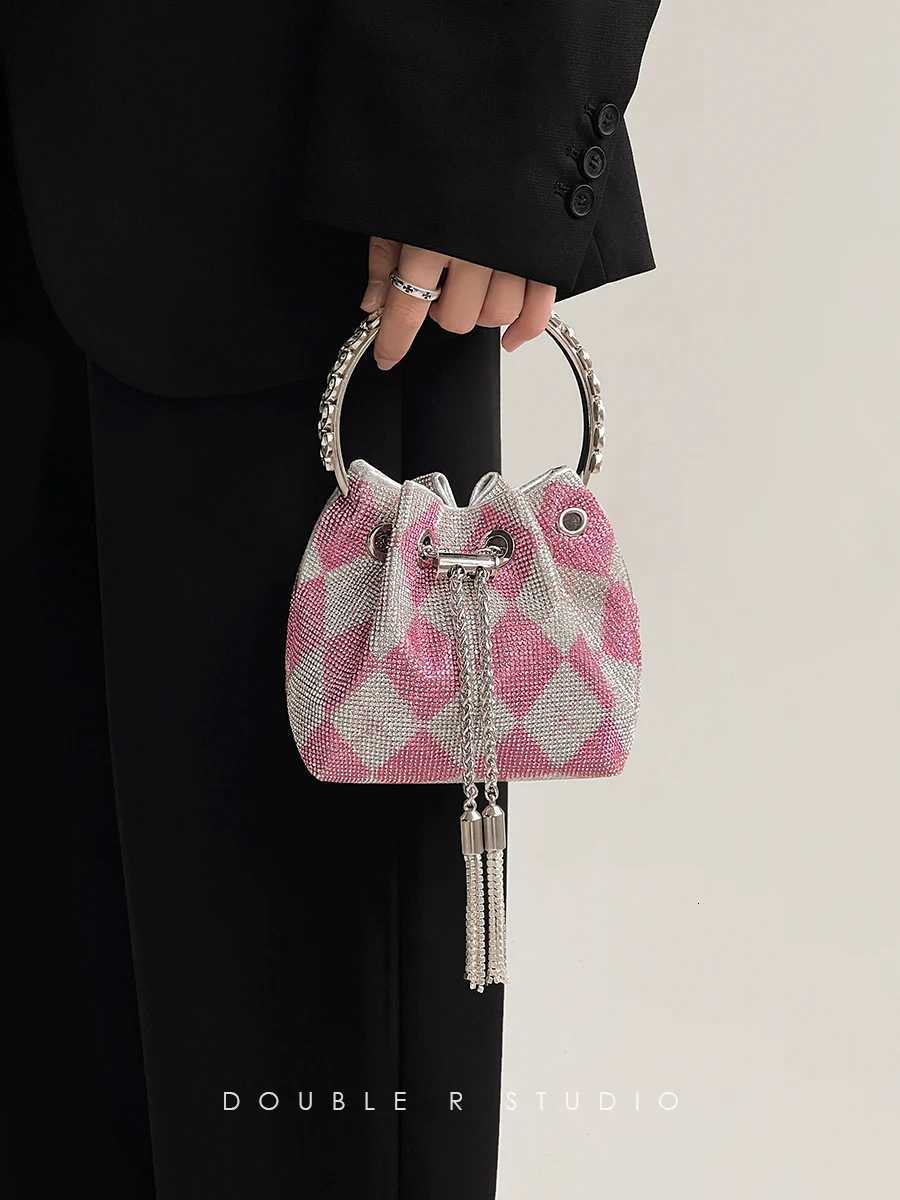 Diamond Tassel Evening Clutch Bag Women Luxury Designer Chain Metal Ring Handle Shiny Crystal Bucket Purse Bridal Wedding Party Z251017