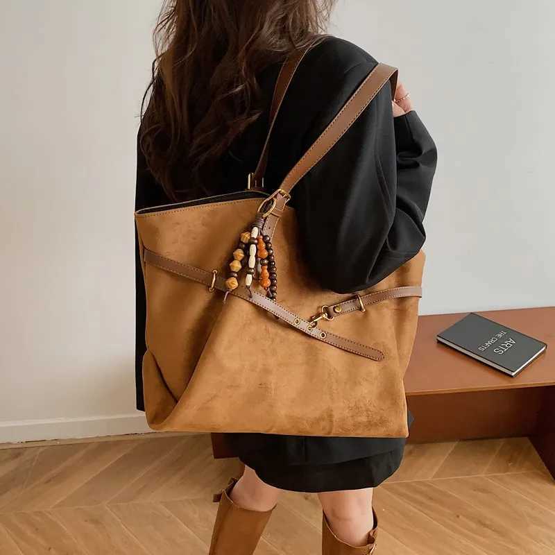 LEFTSIDE Wen Large Capacity Suede Shoder Bag 2025 Winter Soft Tote Bag Luxury Designer Fem High Capacity Brand Handbags D251017