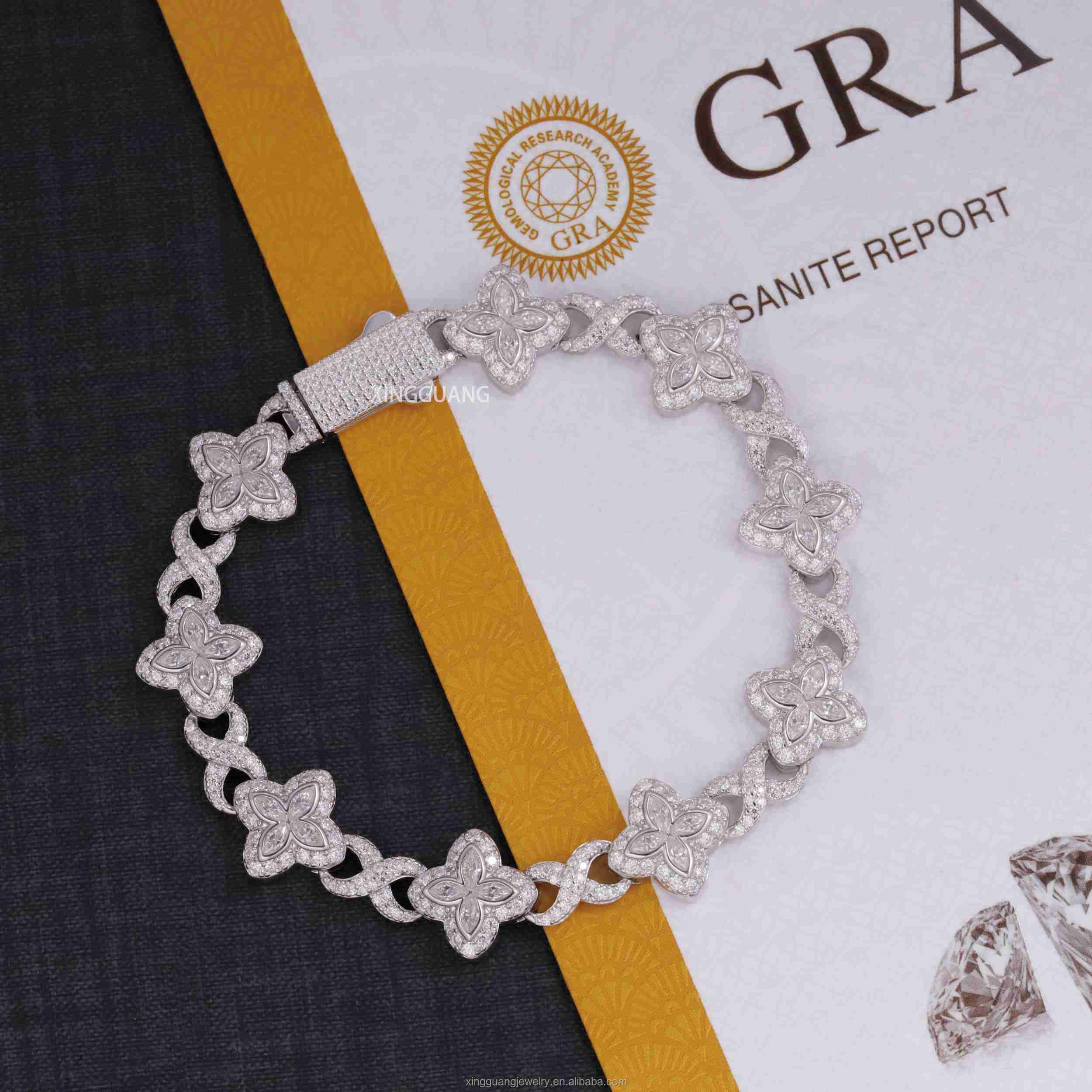 Yy Popular Four Leaf Clover Design Iced Vvs Moissanite Infinity Cuban Lidynamic Bracelet for MenWomen Hip Hop Jewelry