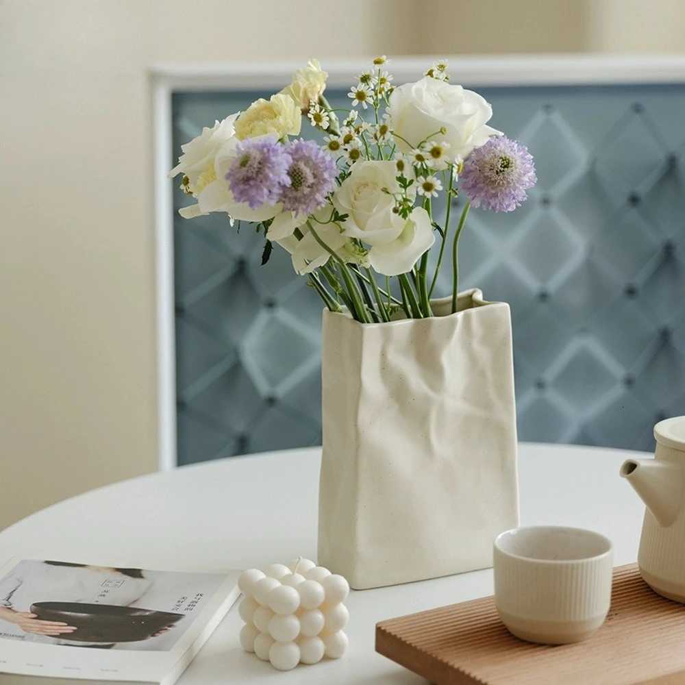 Nordic Creative Paper Bag Ceramic Vase White Light Luxury Premium Vase Living Room Entrance Decoration Ornament C251017