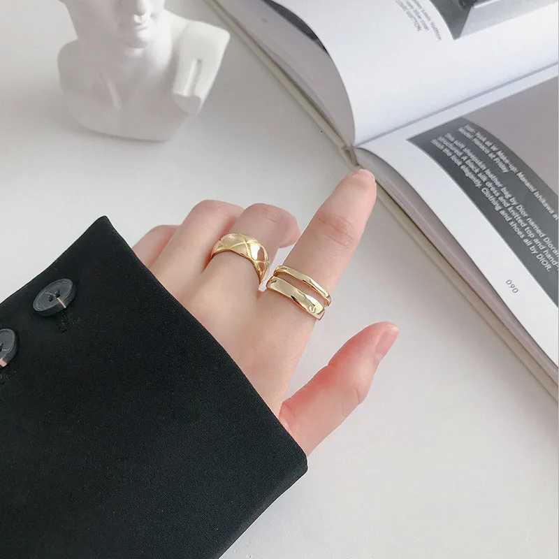XIYANIKE Silver Color Trendy Elegant Twist Two Circle Rings for Women Couple Simple Geometric Handmade Jewelry AdjustableW251017