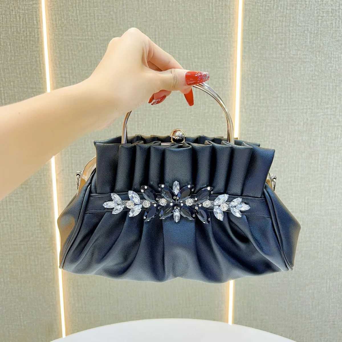 Leather Pleated Clutch Womens Handbag Crystal Rhinestone Silk Tote Top Handle Diamond Wedding Party Shoulder Purse Elegant Bag Z251017