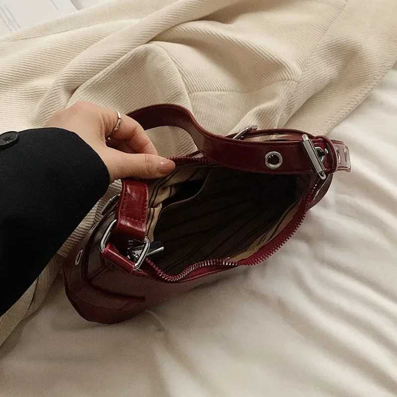 Red Vintage Shoder Bag Y2K Belt Design PU Leather Underarm Bags for Wen Trend Hot Cool Girl Crossbody Bag Punk Style Handbag1 D2510171