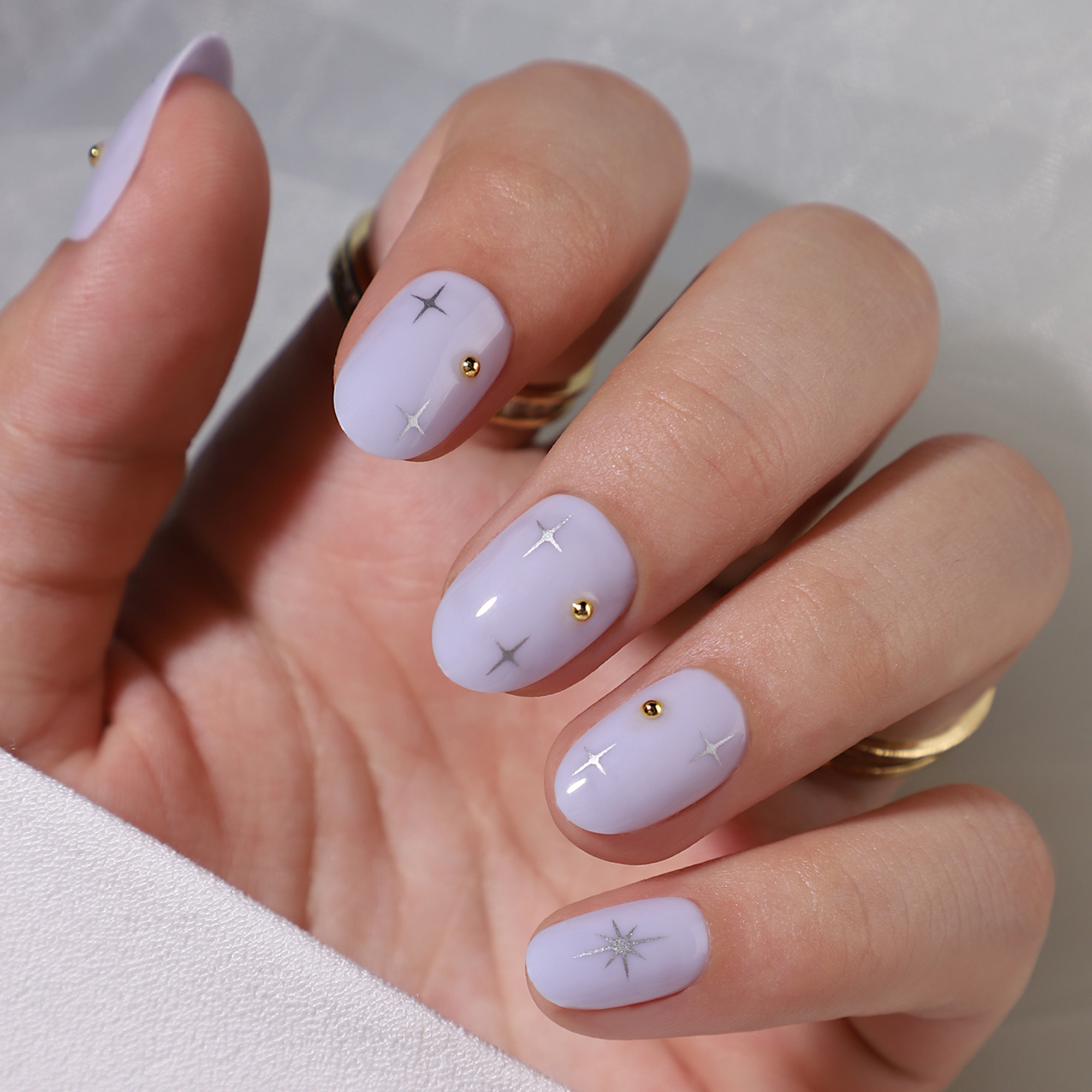 32Pcs Stiletto Press on Nails Glitter Almond False Nails French Tip Fake Nails with Glue Detachable Full Cover Acrylic Nail Tips