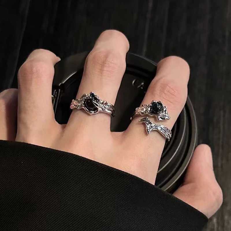 Gothic Irregular Gemstone Ring Aesthetic Girls Adjustable Black Stone Ring Womens Liquid Punk Ring Vintage Jewelry Accessories Z251017
