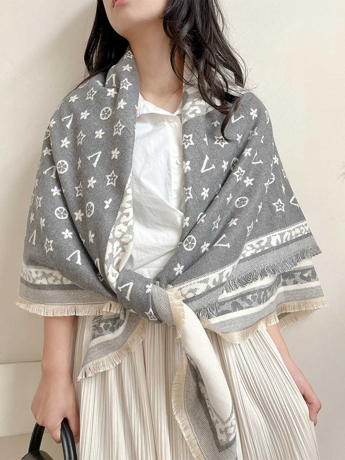 2025 Thick Shawl Wrap Head Scarf for Women Luxury Winter Warm Cashmere Neckerchief Bandana Fashion Print Poncho Bufanda C251017