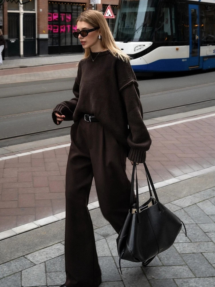 Autumn Fashion Dark Brown Loose Knitted Pullovers Women Casual Oneck Long Sleeve Thick White Sweater Winter Knitwear 251013