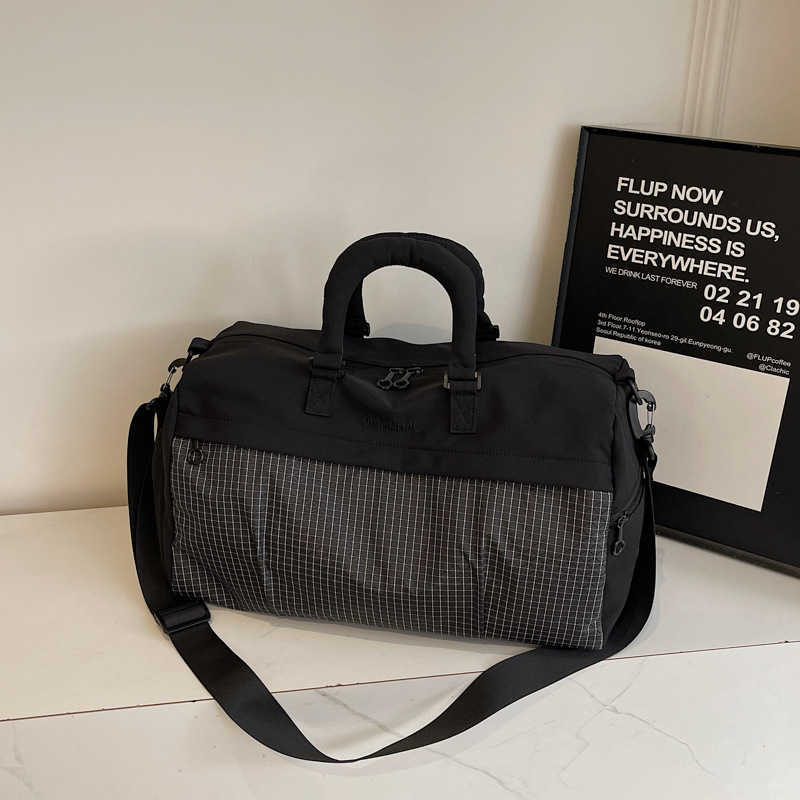 New multifunctional lightweight stylish gym bag outdoor casual fashion tote large capacity travel bag for men 250415